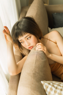 用木塞堵住不能流出来